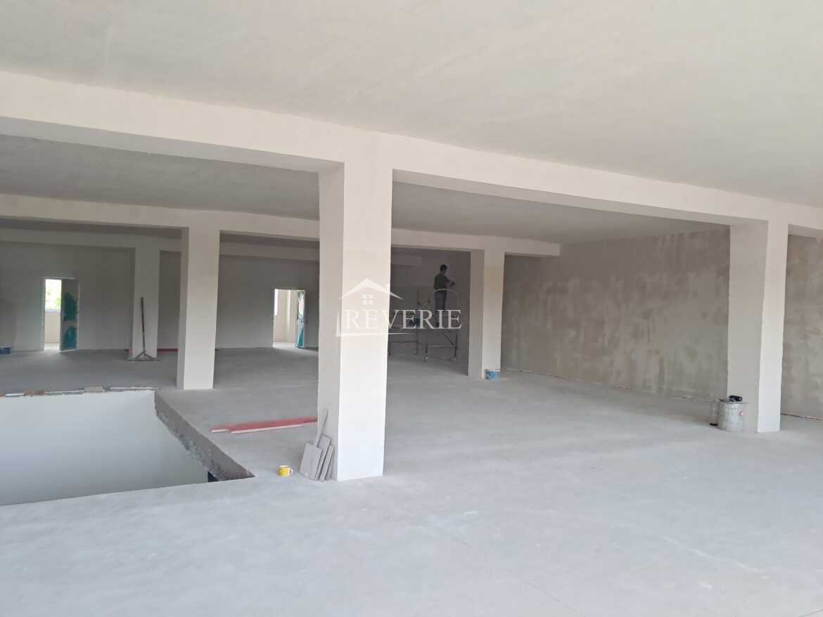 1-0-15414.  Сдается в аренду Коммерция Кахул,  Автостанция 8250€ в месяц