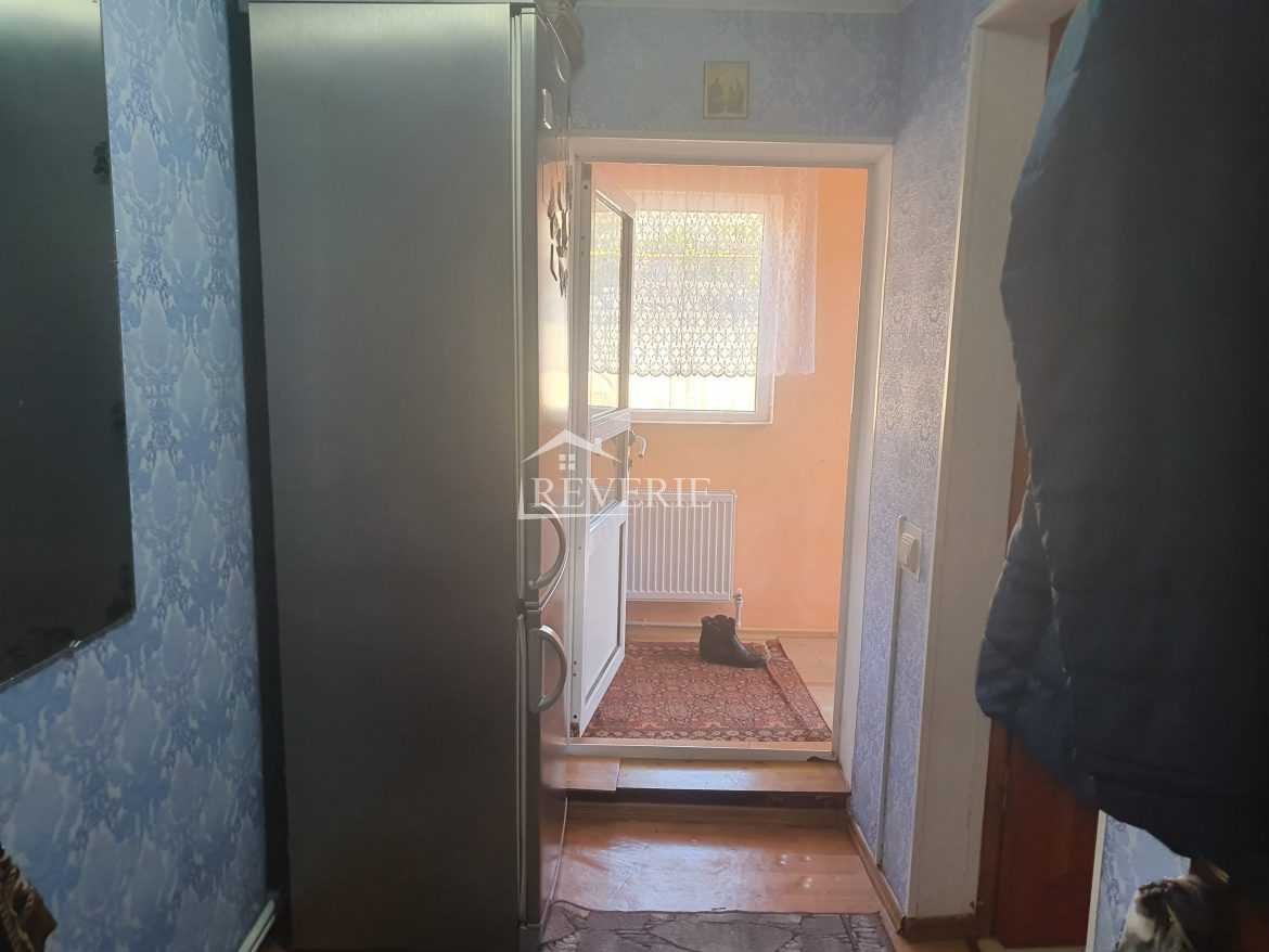 3-2-1-0-42390.  For Sale Half House Cahul,  Bus station 36000€