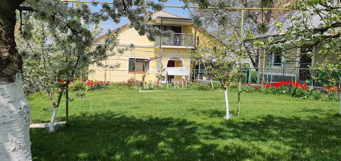 2-1-0-44378.  Продается Дом Кахул,  Центр 150000€