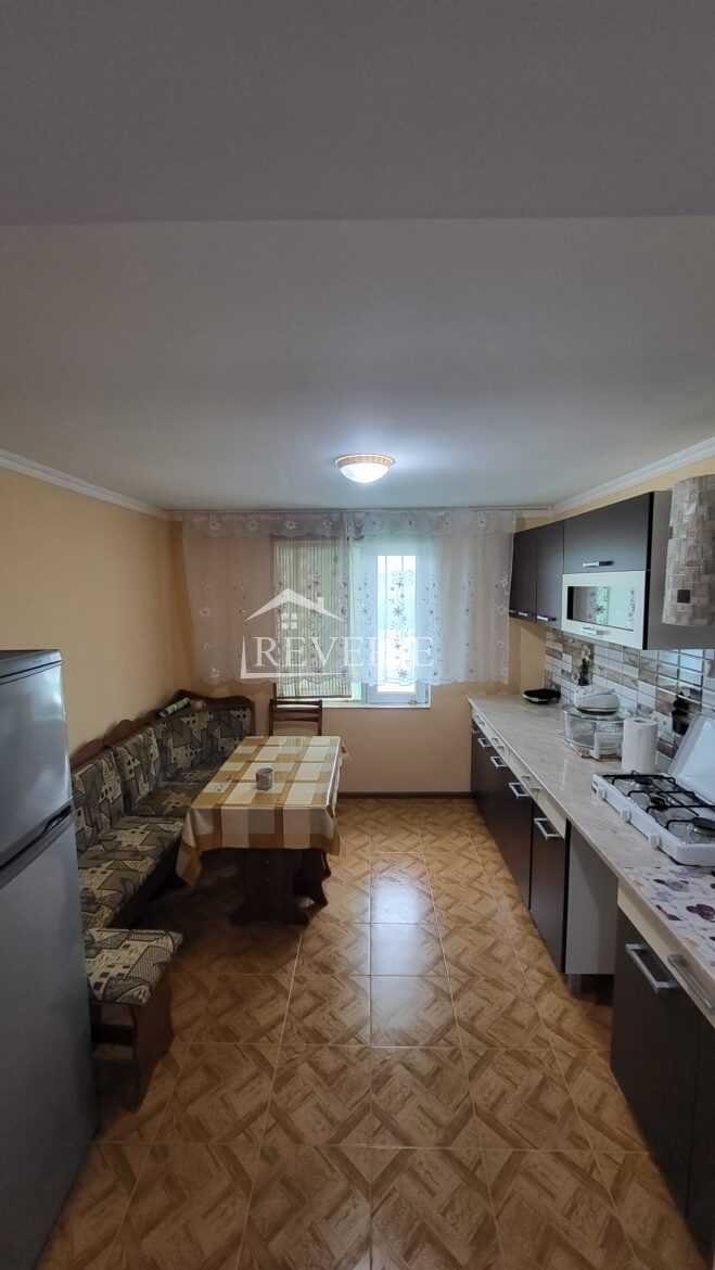 14-13-12-11-10-9-8-7-6-5-4-3-2-1-0-51655. Se vinde Apartament Crihana Veche 30000€
