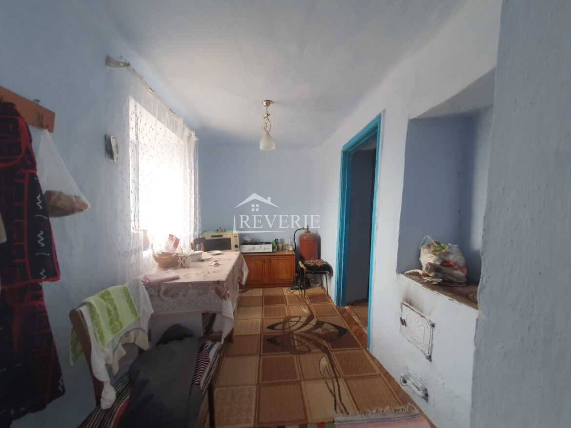 8-7-6-5-4-3-2-1-0-51753.  Se vinde Casă Moscovei 8500€