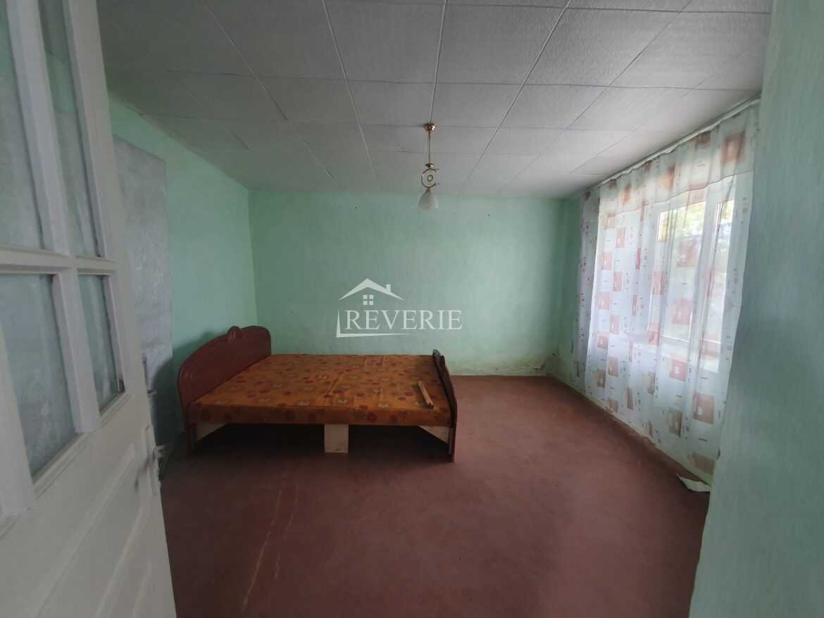 15-14-13-12-11-10-9-8-7-6-5-4-3-2-1-0-51753.  Se vinde Casă Moscovei 8500€