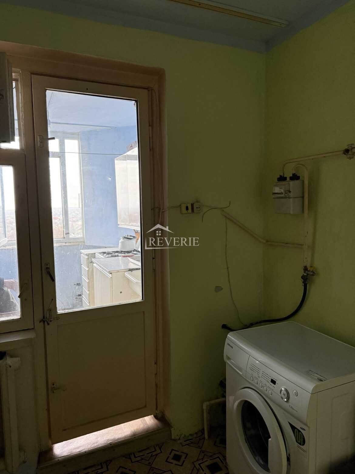 6-5-4-3-2-1-0-56488.  Se vinde Apartament Cahul,  Micro Raionul 15 53000€