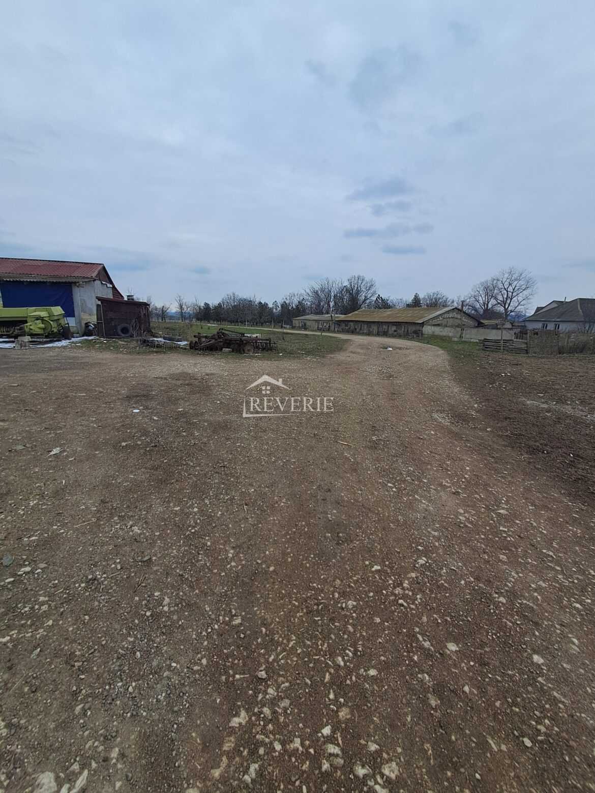 0-57083.  Se vinde Depozit Zîrneşti 130000€
