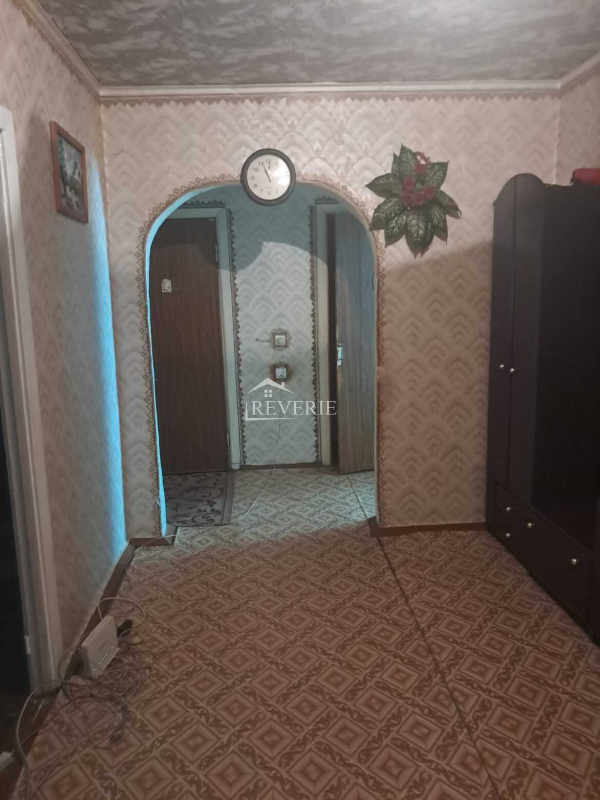 3-2-1-0-57550.  Продается Квартира Кахул,  Центр 80000€