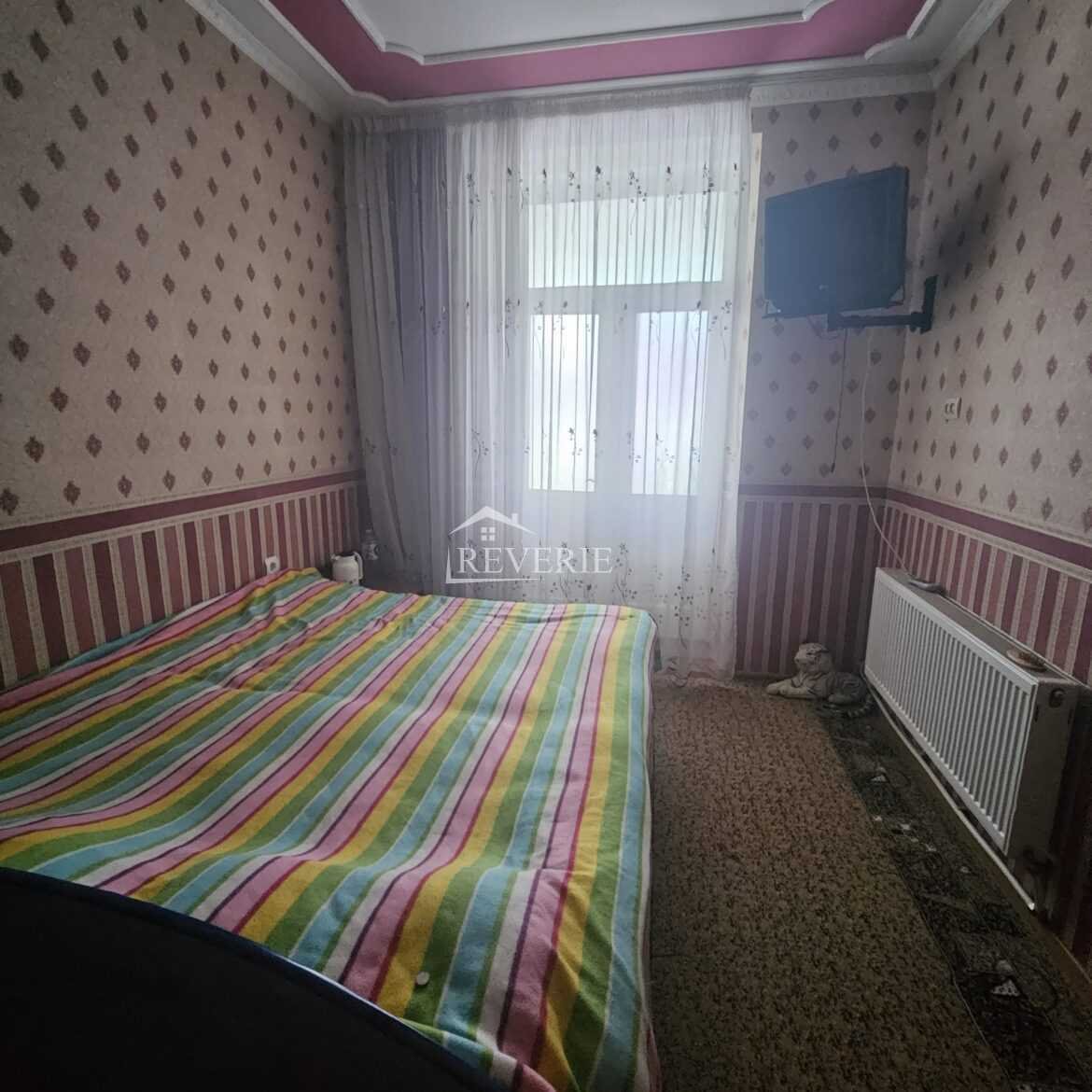 3-2-1-0-58063.  Продается Квартира Кахул,  Центр 65000€