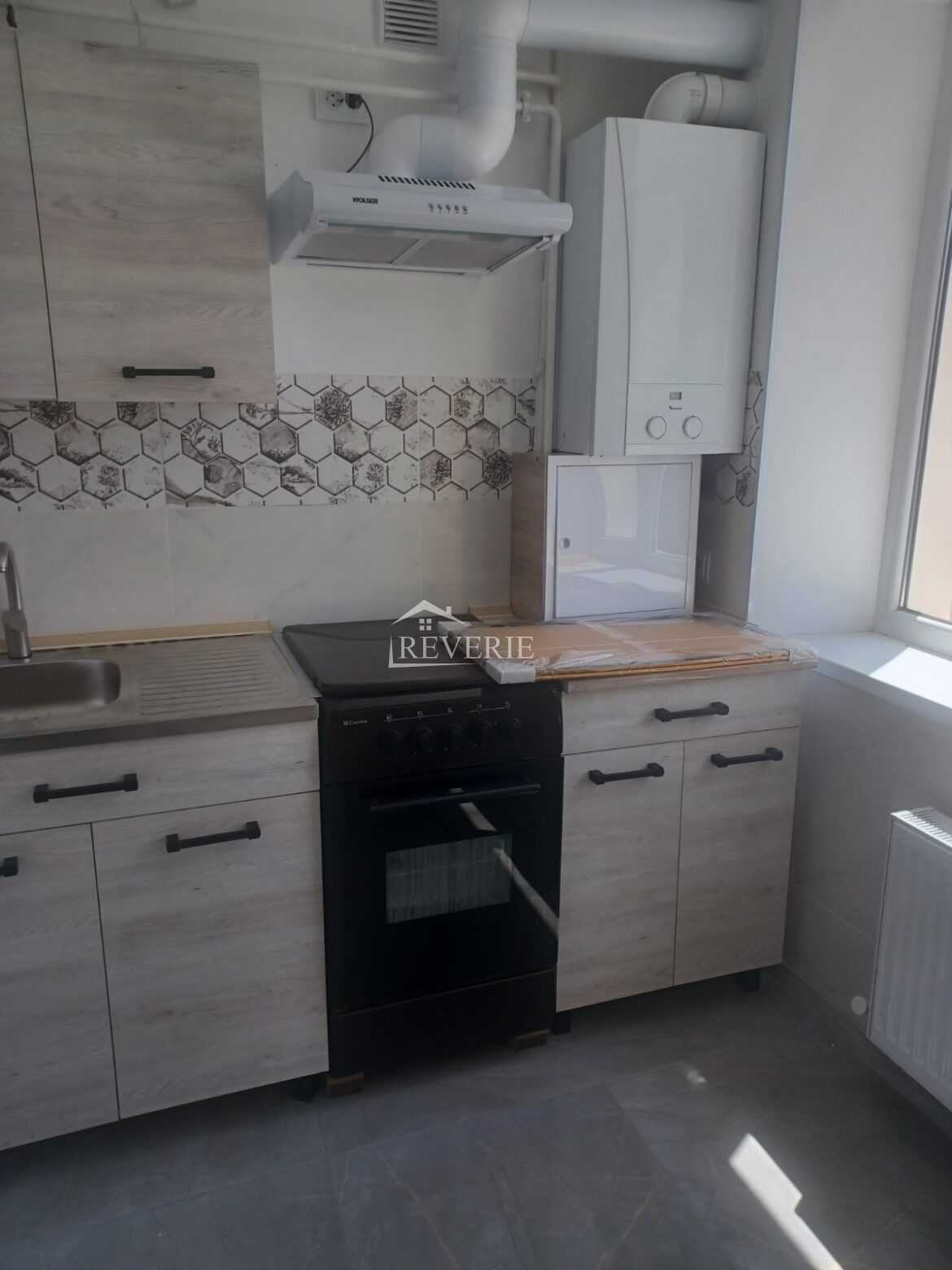 0-58095.  Продается Квартира Кахул,  Центр 77000€