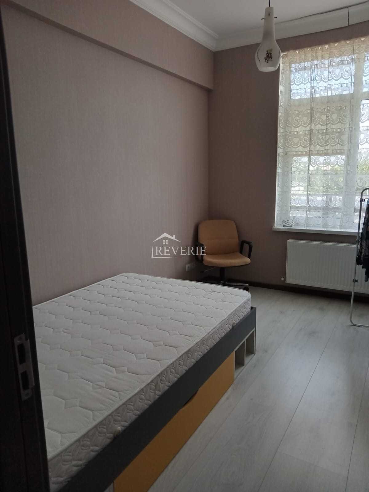 4-3-2-1-0-58152.  Продается Квартира Кахул,  Центр 125000€