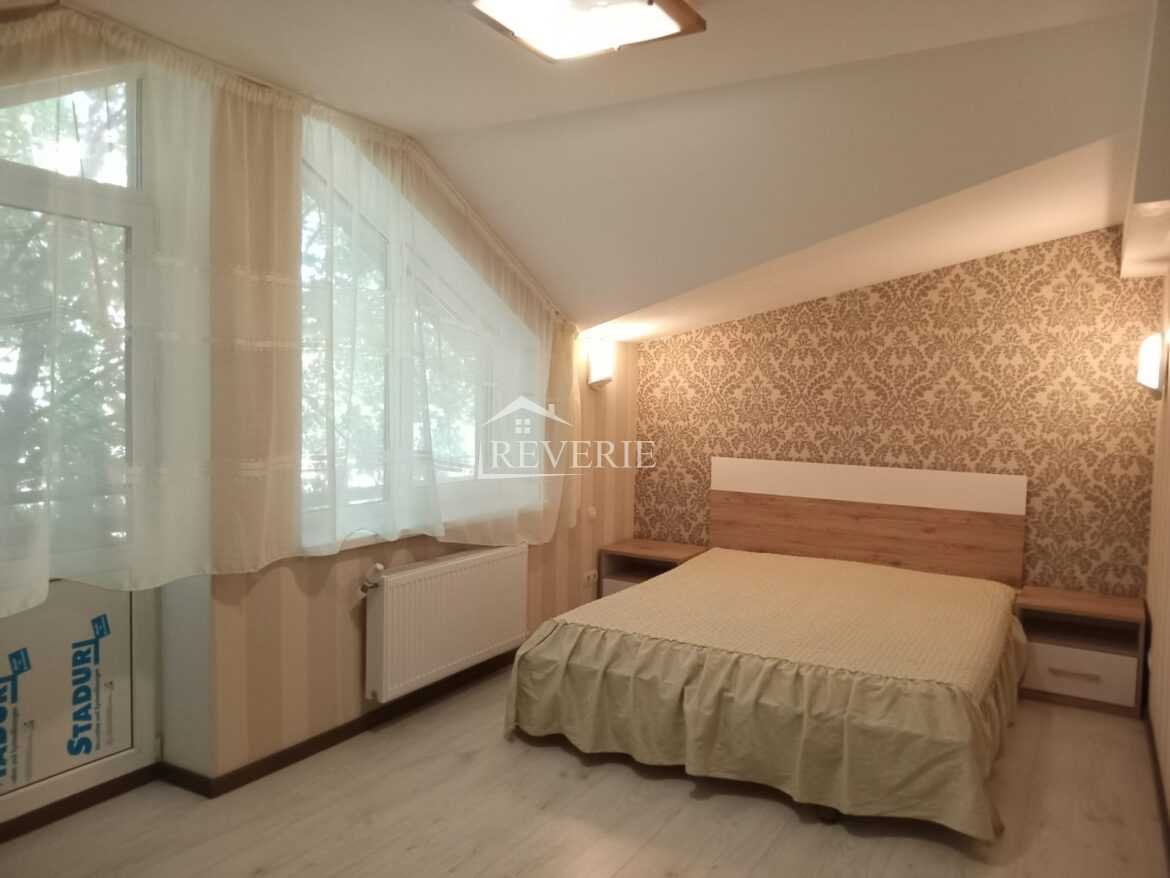 3-2-1-0-58152.  Продается Квартира Кахул,  Центр 125000€