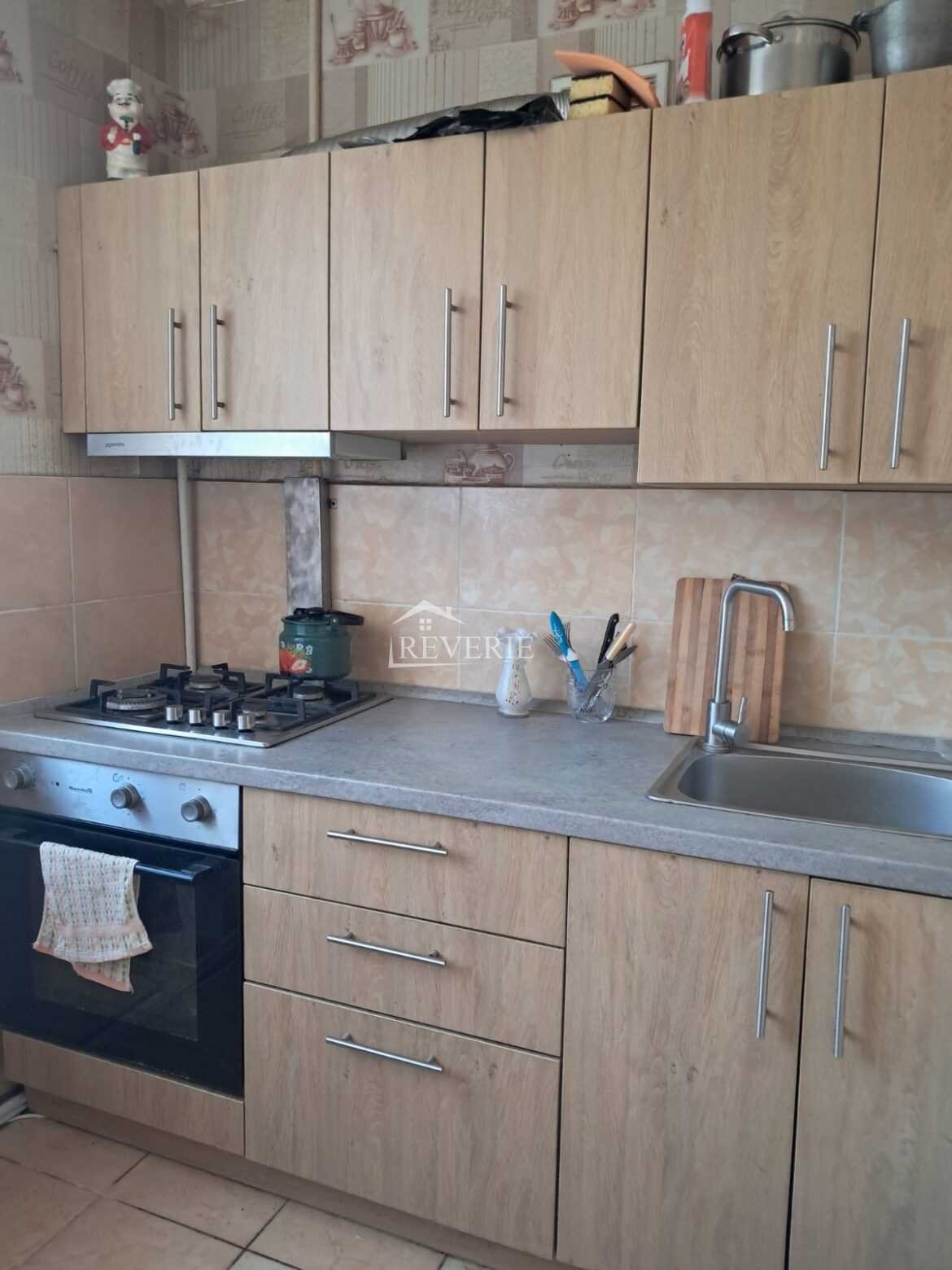 0-58313.  Продается Квартира Кахул,  Центр 70000€