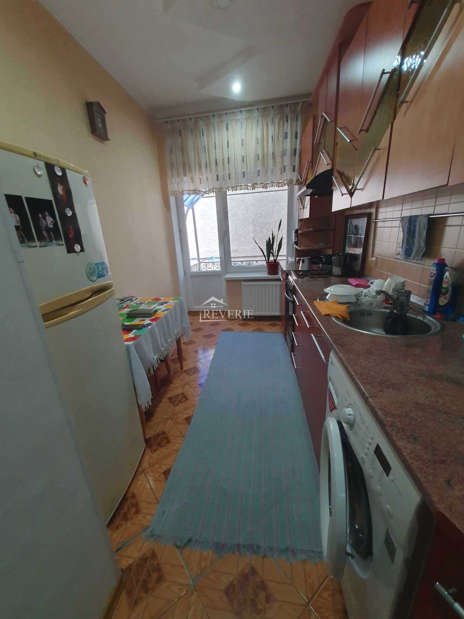 1-0-58449.  Продается Квартира Кахул,  Центр 70000€