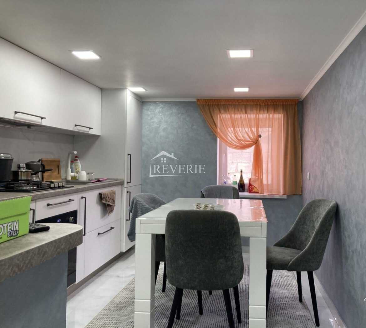 10-9-8-7-6-5-4-3-2-1-0-58510.  Se vinde Casă Cahul,  Centru 139000€