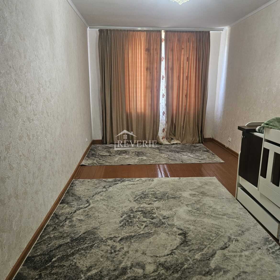 2-1-0-58566.  Продается Квартира Кахул,  Центр-Теплосеть 46000€