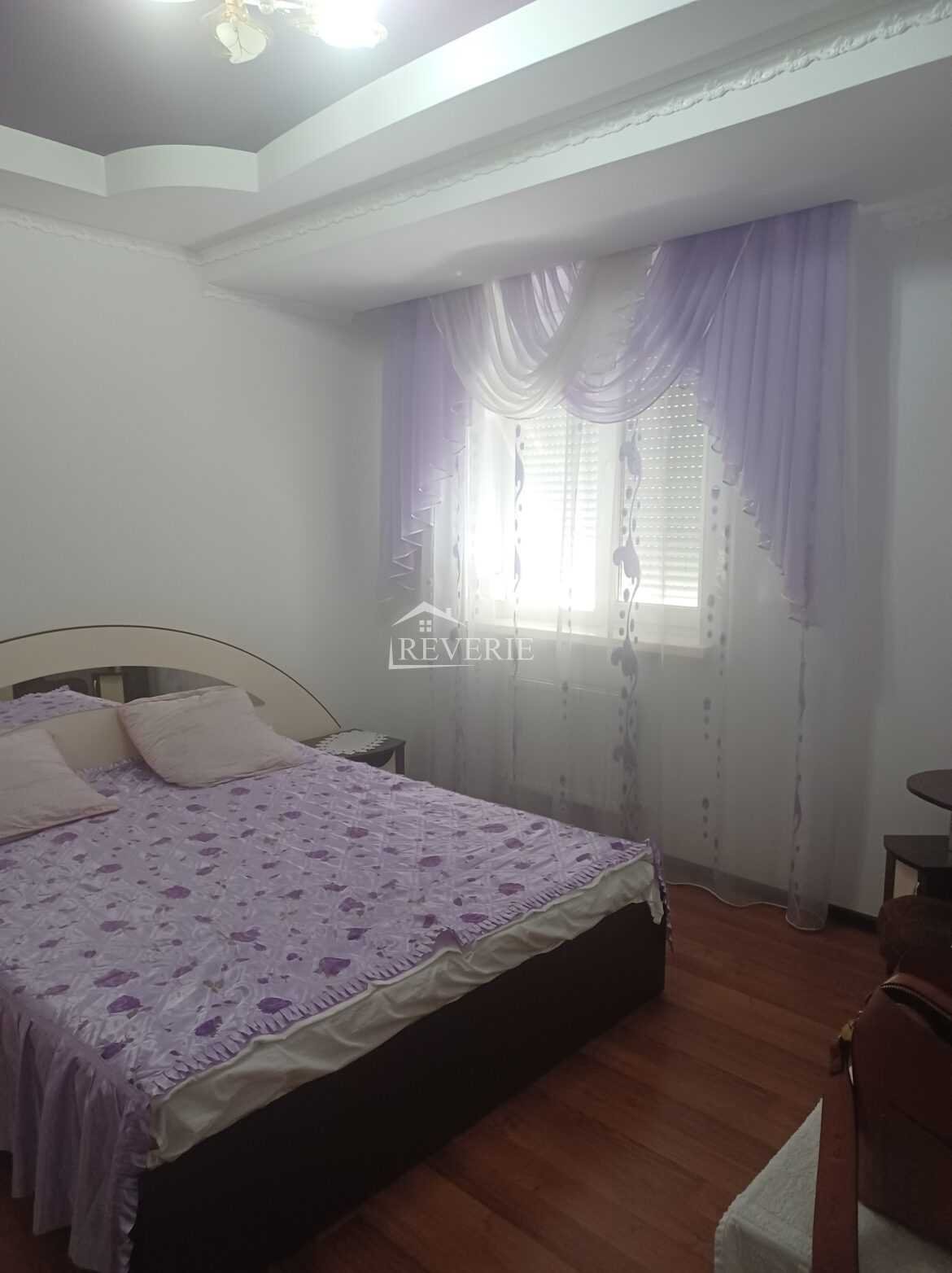 3-2-1-0-58713.  Продается Квартира Кахул,  Центр 115000€
