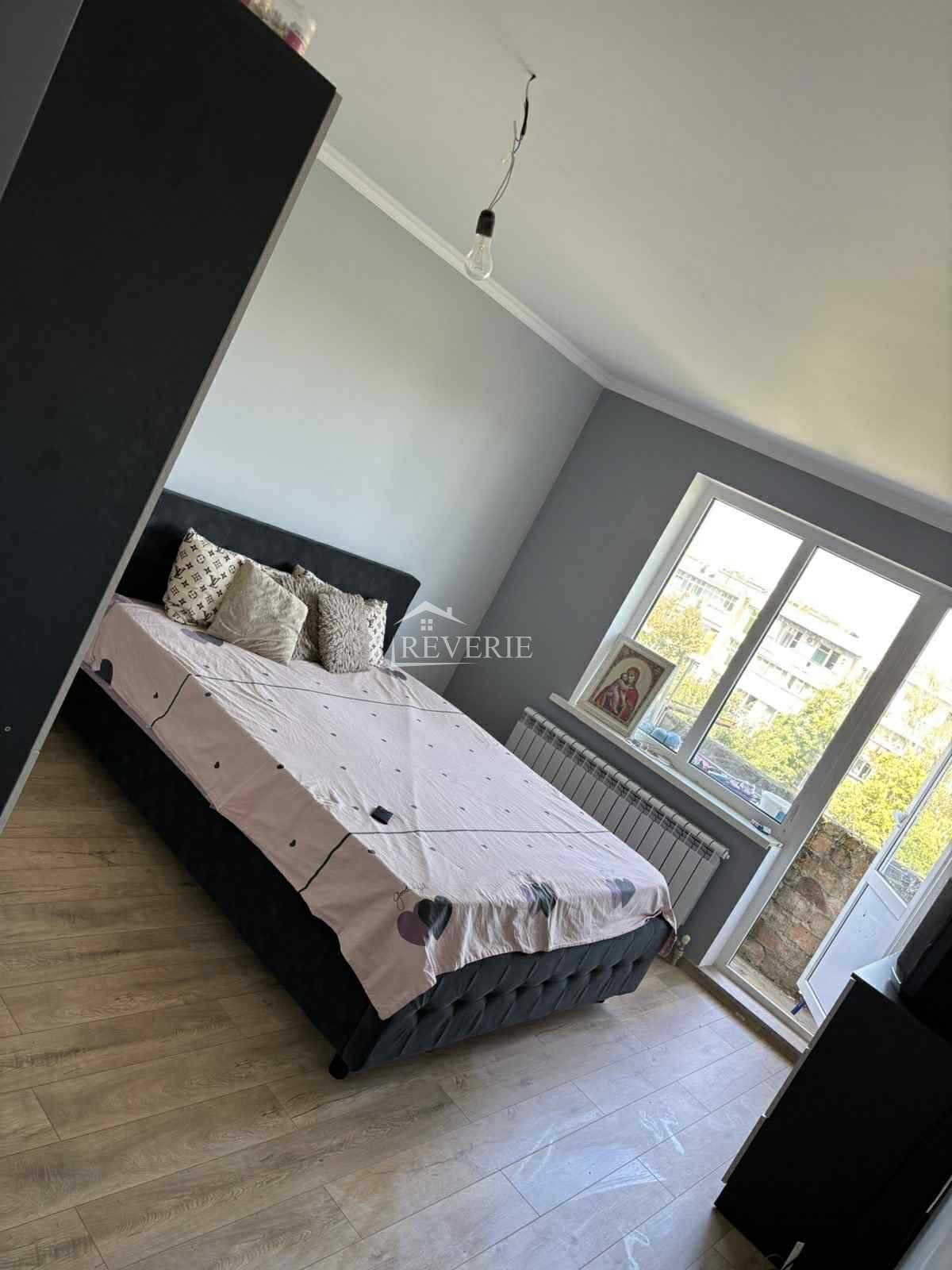 0-58843.  Продается Квартира Кахул,  Центр 81500€