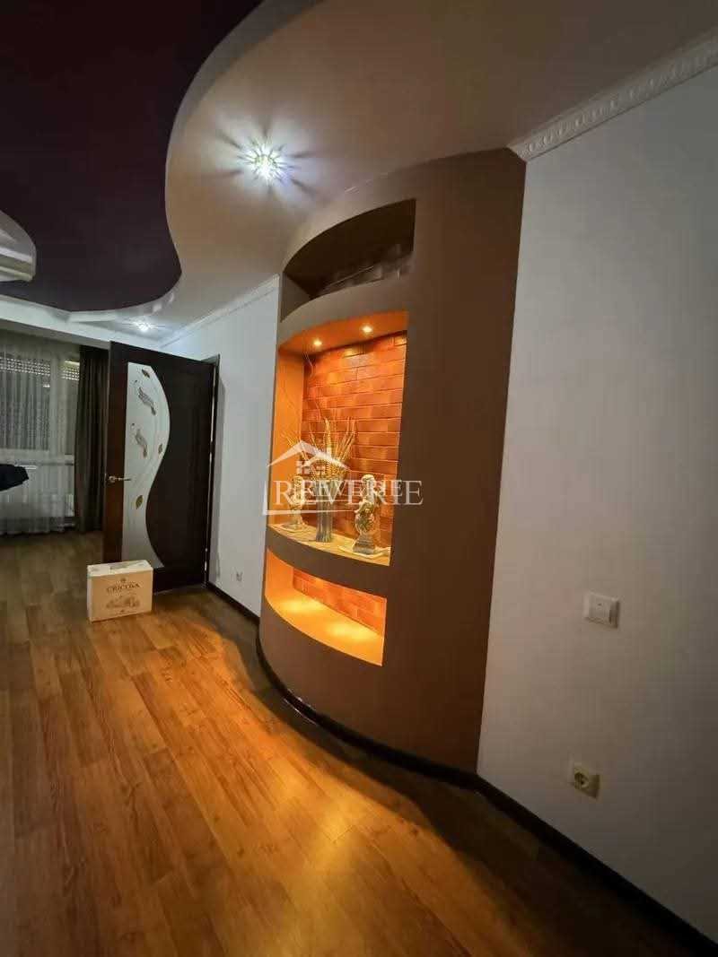 3-2-1-0-58713.  Se vinde Apartament Cahul,  Centru 115000€