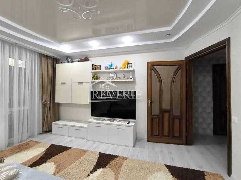 3-2-1-0-58916.  Продается Квартира Кахул,  15 микро р-н. 87000€