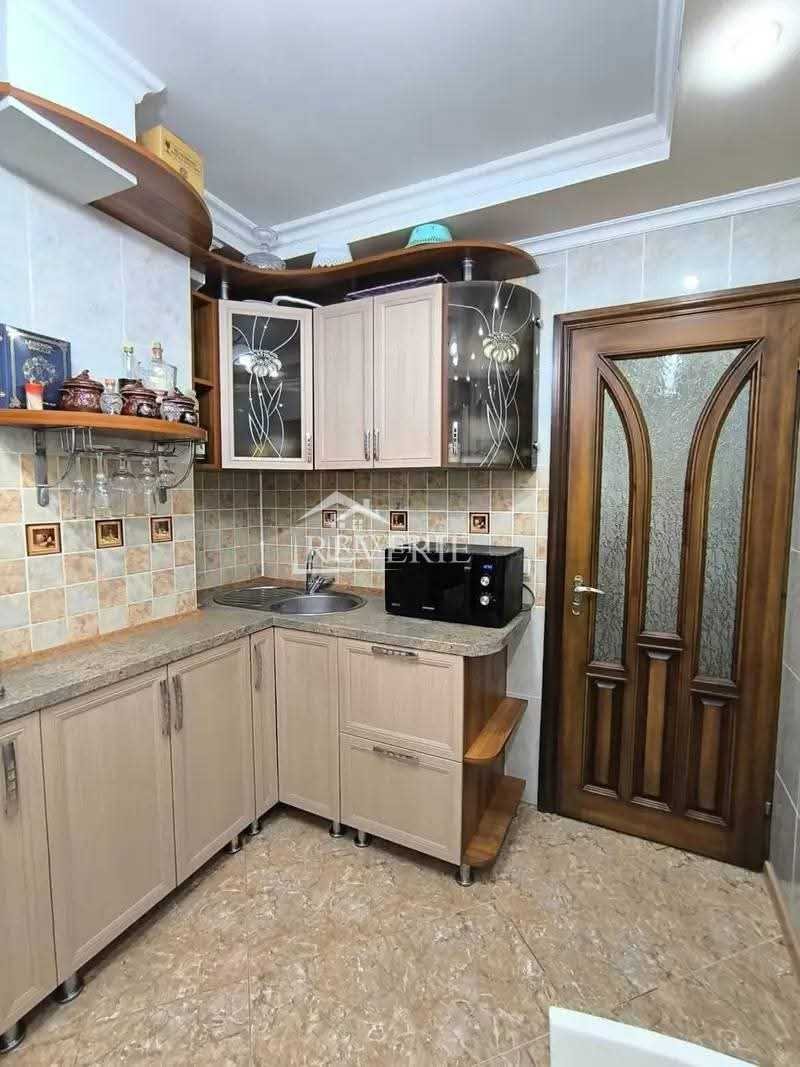 5-4-3-2-1-0-58916.  Продается Квартира Кахул,  15 микро р-н. 87000€