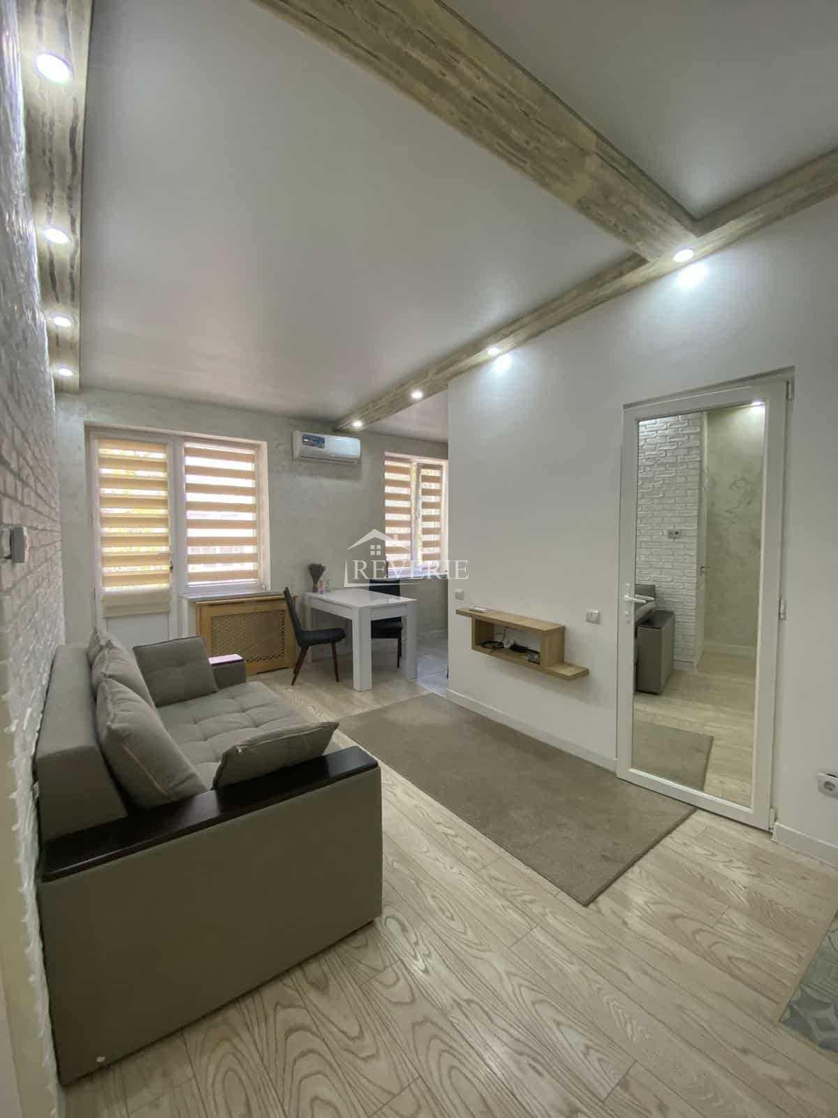 0-58959.  Продается Квартира Кахул,  Центр 57500€