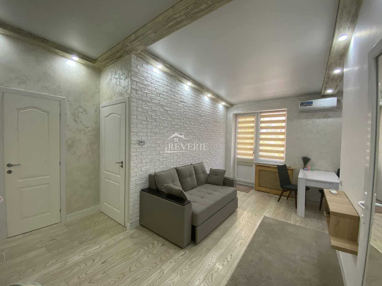 1-0-58959.  Продается Квартира Кахул,  Центр 57500€