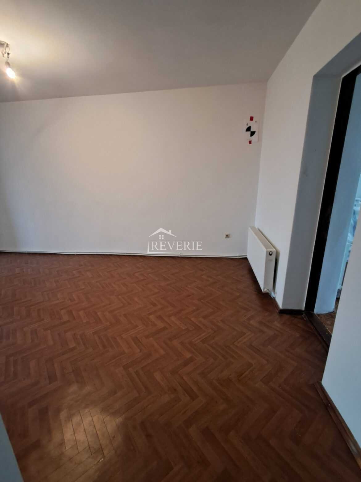 3-2-1-0-59119.  For Sale Apartment Cahul,  Center 70000€
