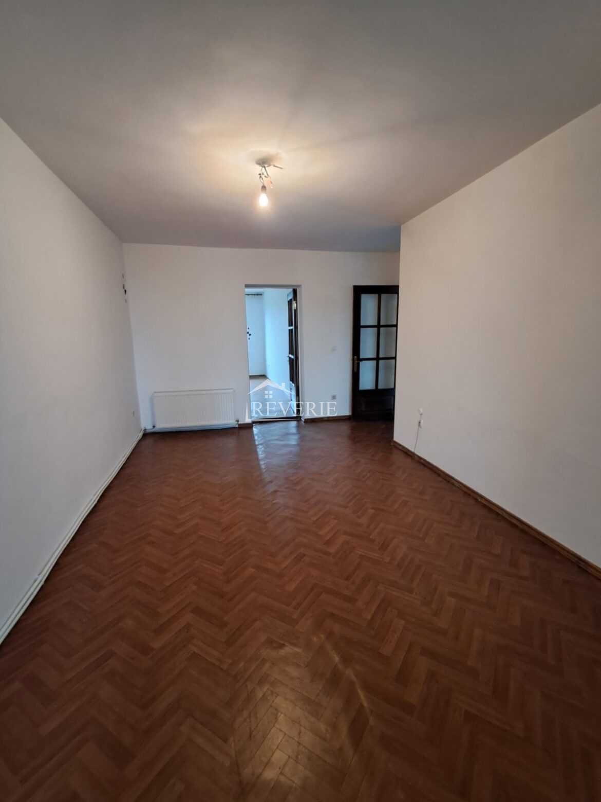 2-1-0-59119.  For Sale Apartment Cahul,  Center 70000€