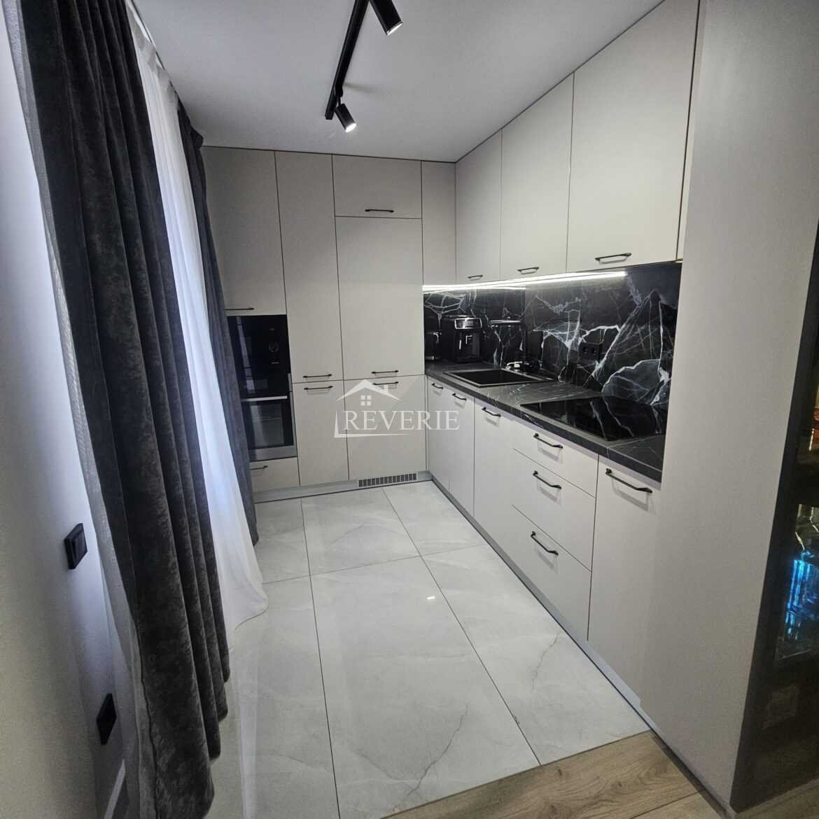 6-5-4-3-2-1-0-59379.  For Sale Apartment Cahul,  Center 110000€