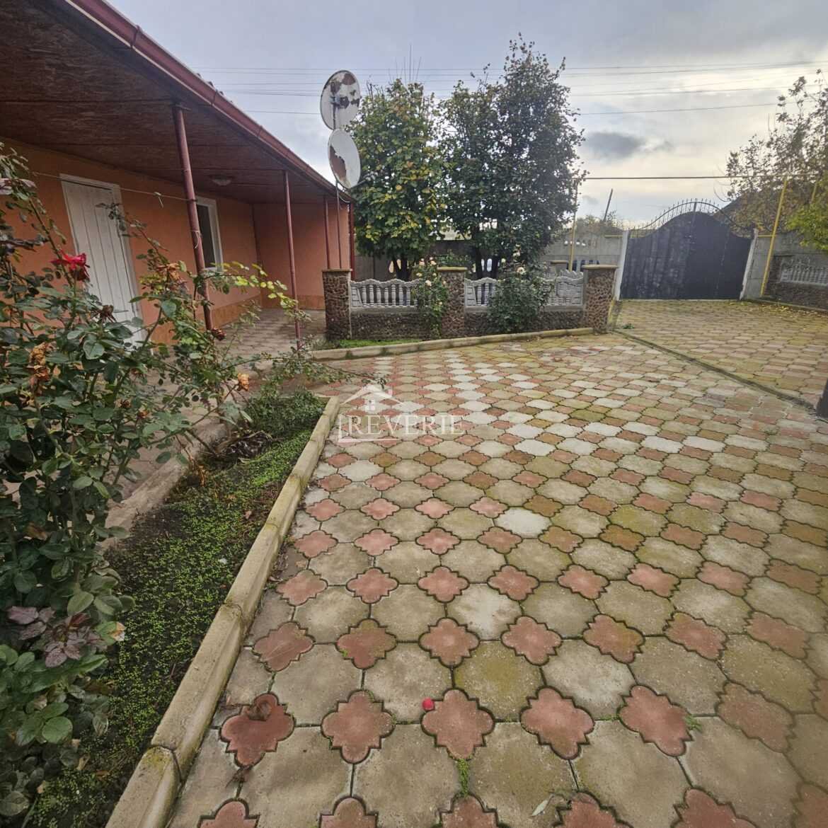 0-59429.  Продается Дом Зырнешть 70000€