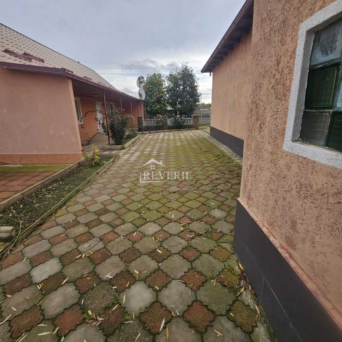 2-1-0-59429.  Продается Дом Зырнешть 70000€