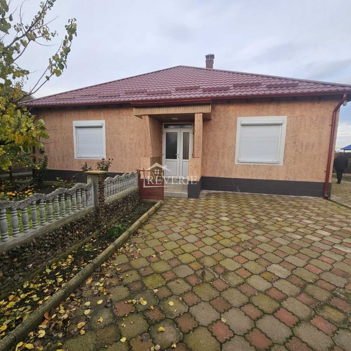 5-4-3-2-1-0-59429.  Продается Дом Зырнешть 70000€