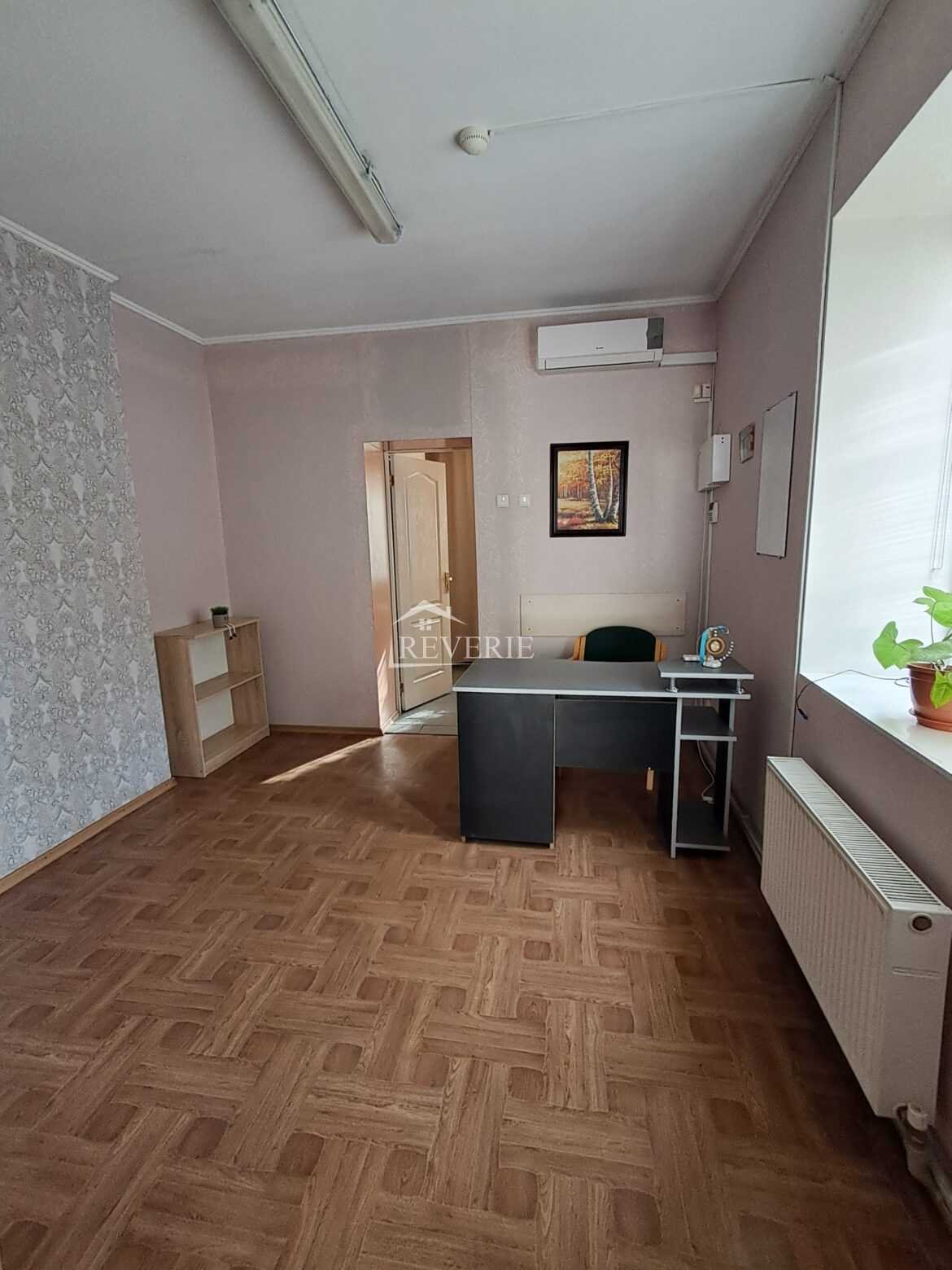 1-0-59499.  Сдается в аренду Офис Кахул,  Центр 250€ в месяц