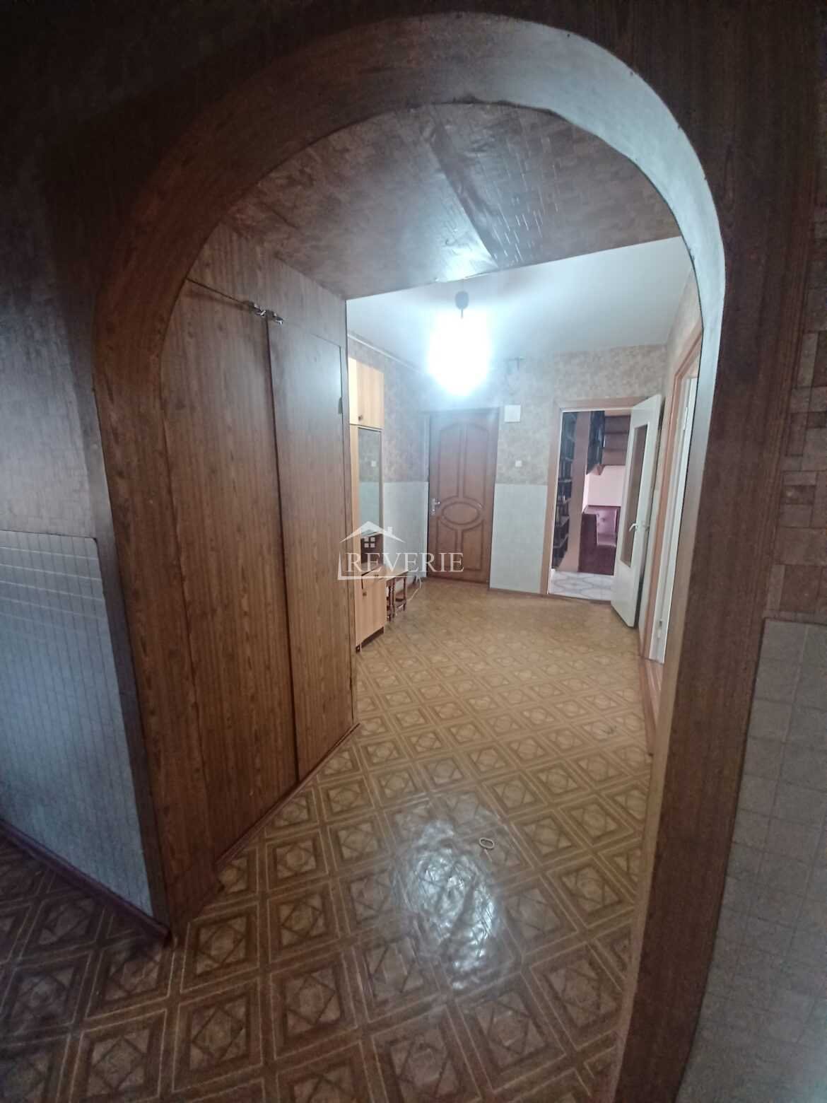 8-7-6-5-4-3-2-1-0-59523.  Продается Квартира Кахул,  Лапаевка 82000€