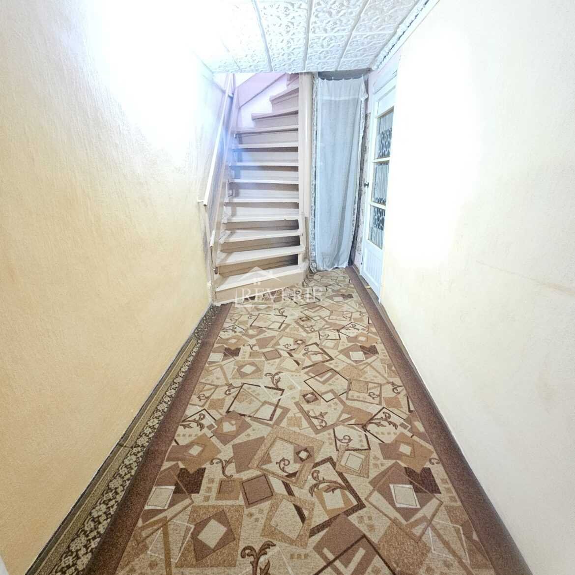 15-14-13-12-11-10-9-8-7-6-5-4-3-2-1-0-59546.  Se vinde Casă Roşu 60000€