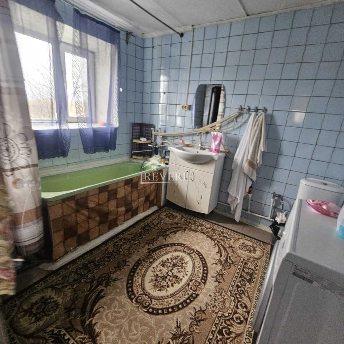 11-10-9-8-7-6-5-4-3-2-1-0-59546.  Se vinde Casă Roşu 60000€