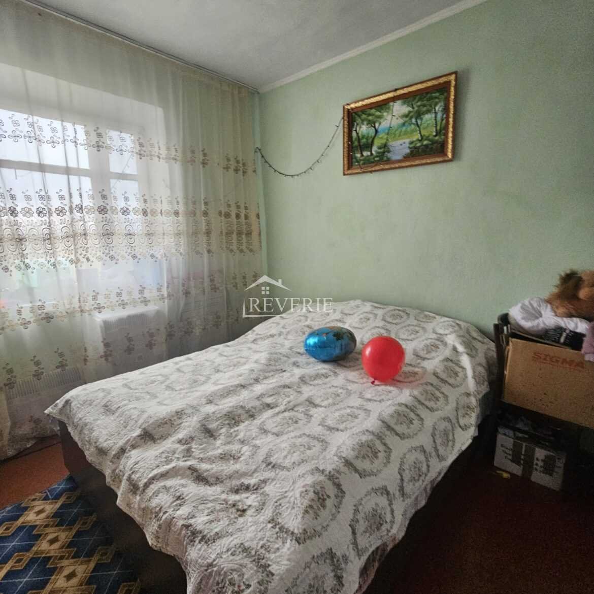 8-7-6-5-4-3-2-1-0-59546.  Se vinde Casă Roşu 60000€