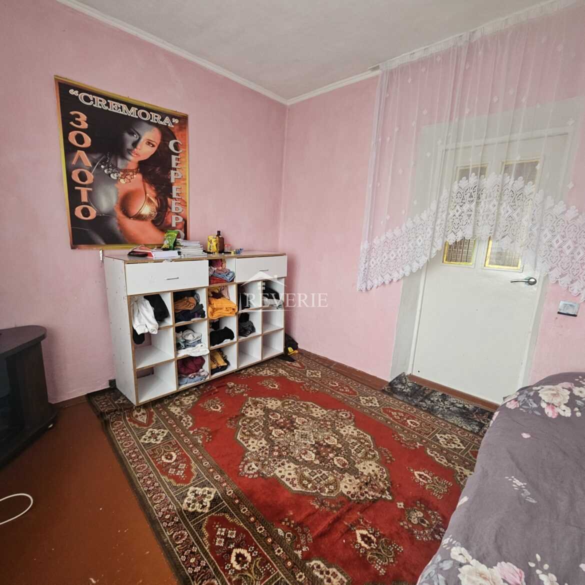 4-3-2-1-0-59546.  Se vinde Casă Roşu 60000€