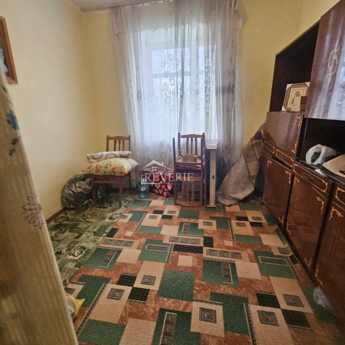 6-5-4-3-2-1-0-59546.  Se vinde Casă Roşu 60000€