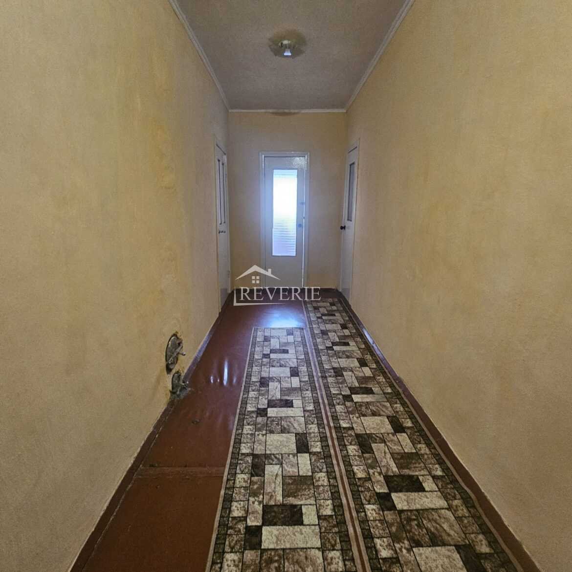 18-17-16-15-14-13-12-11-10-9-8-7-6-5-4-3-2-1-0-59546.  Se vinde Casă Roşu 60000€