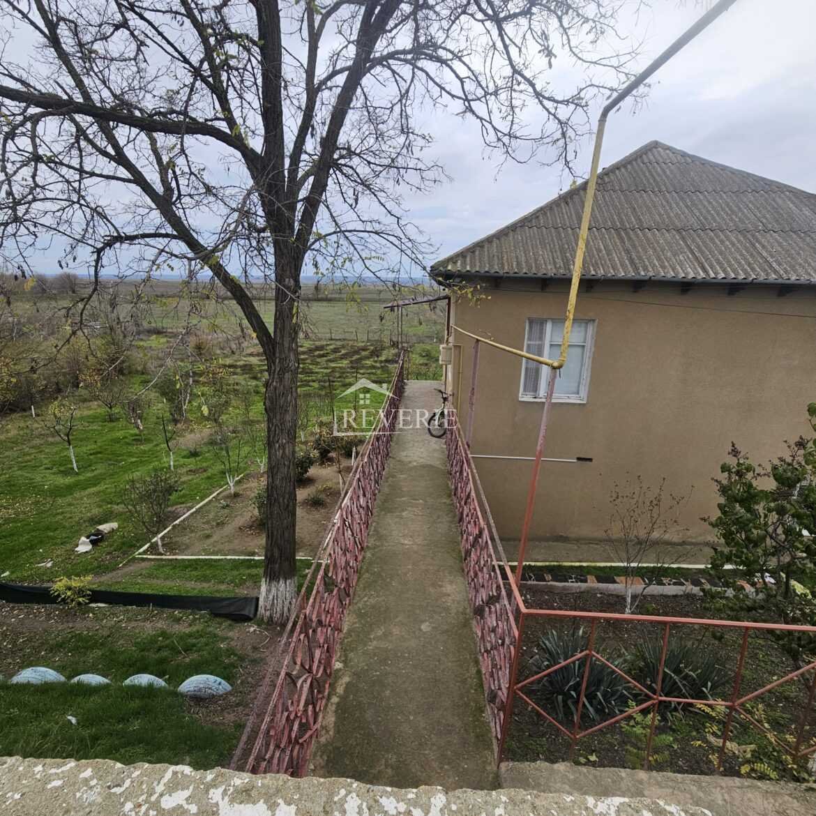 1-0-59546.  Se vinde Casă Roşu 60000€