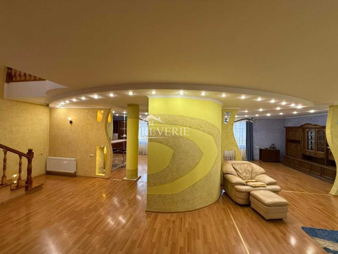 0-59567.  Se vinde Casă Cahul,  Centru-Șurin Market 240000€