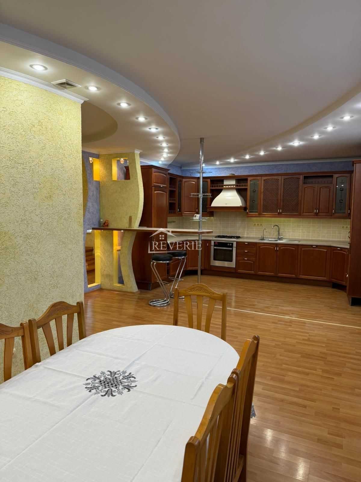 11-10-9-8-7-6-5-4-3-2-1-0-59567.  Se vinde Casă Cahul,  Centru-Șurin Market 240000€