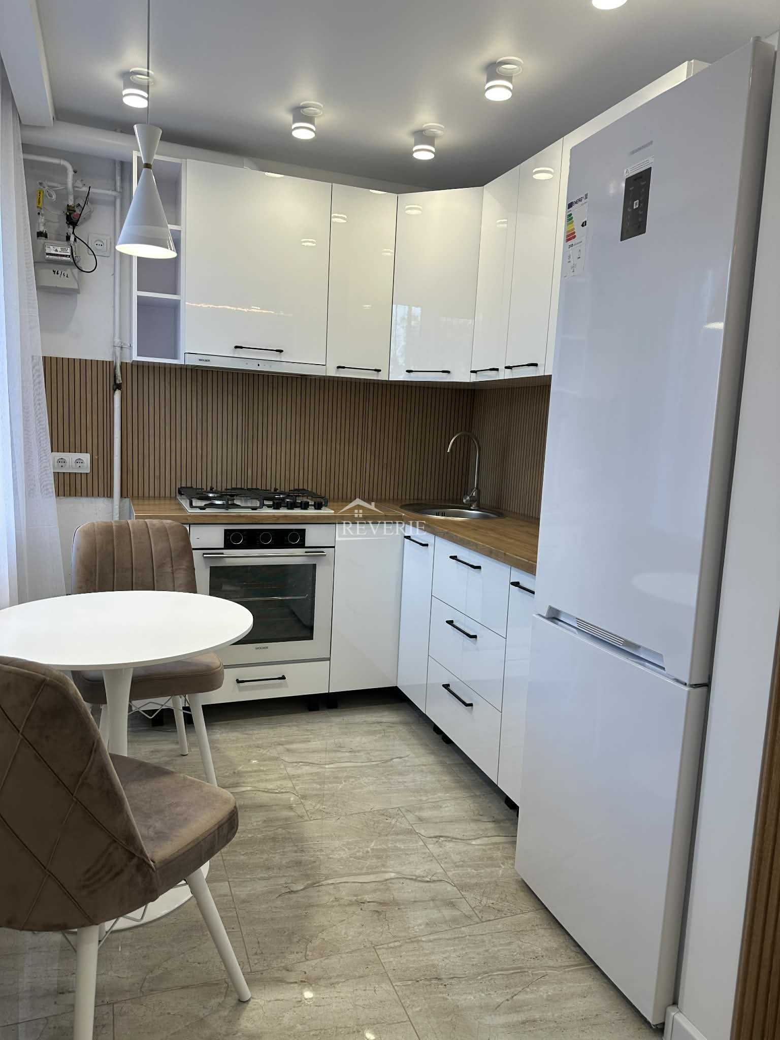 3-2-1-0-59586.  Se vinde Apartament Cahul,  Centru 115000€