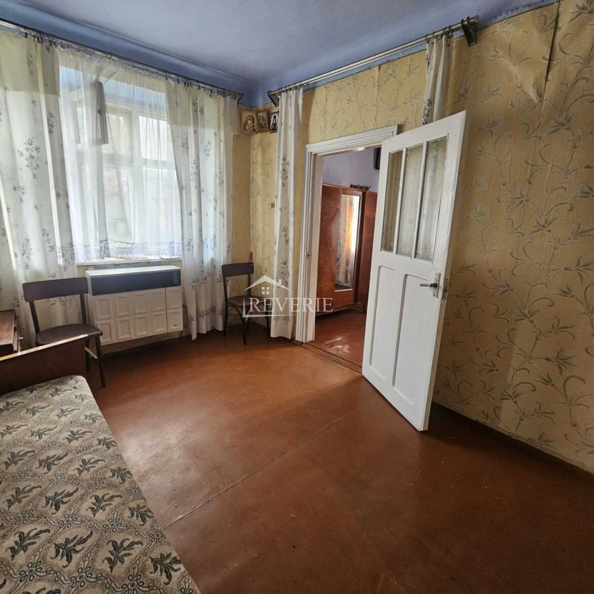 0-59735.  Se vinde Apartament Cahul,  Centru 30000€