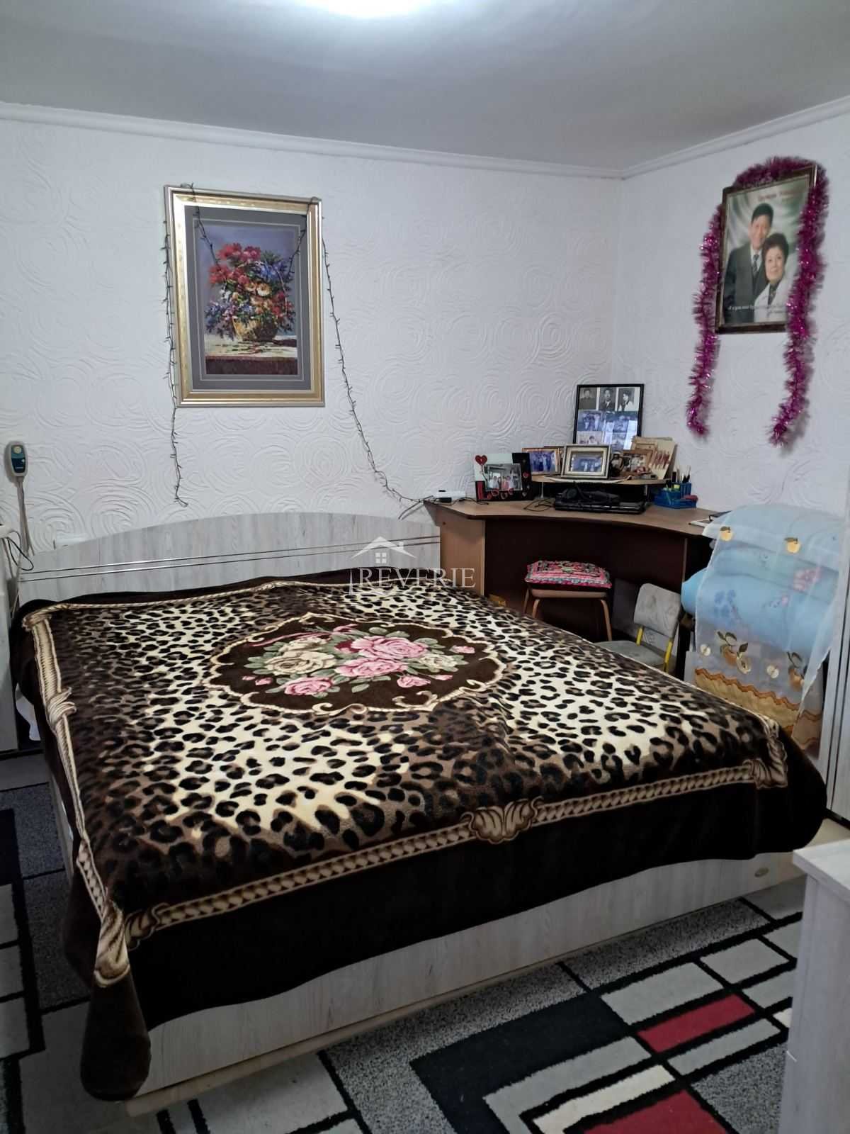 0-59751.  For Sale Half House Cahul,  Center 55000€