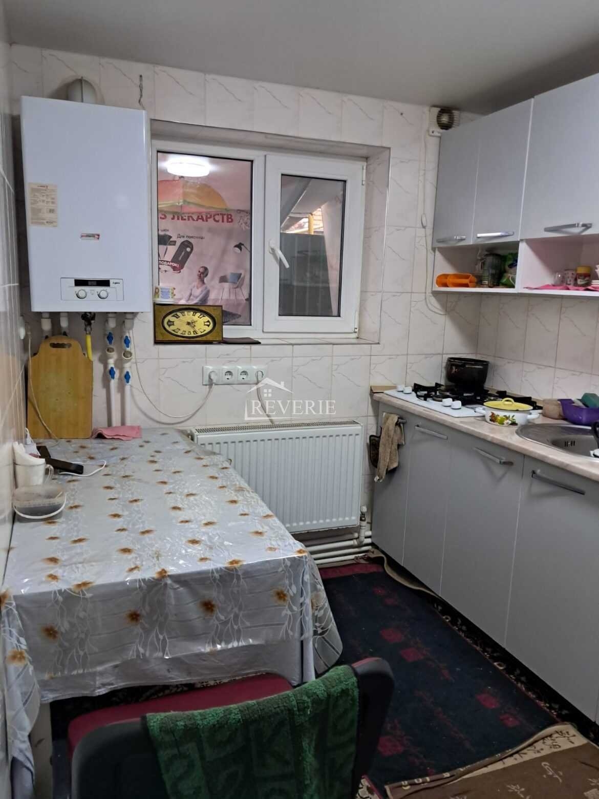 6-5-4-3-2-1-0-59751.  For Sale Half House Cahul,  Center 55000€