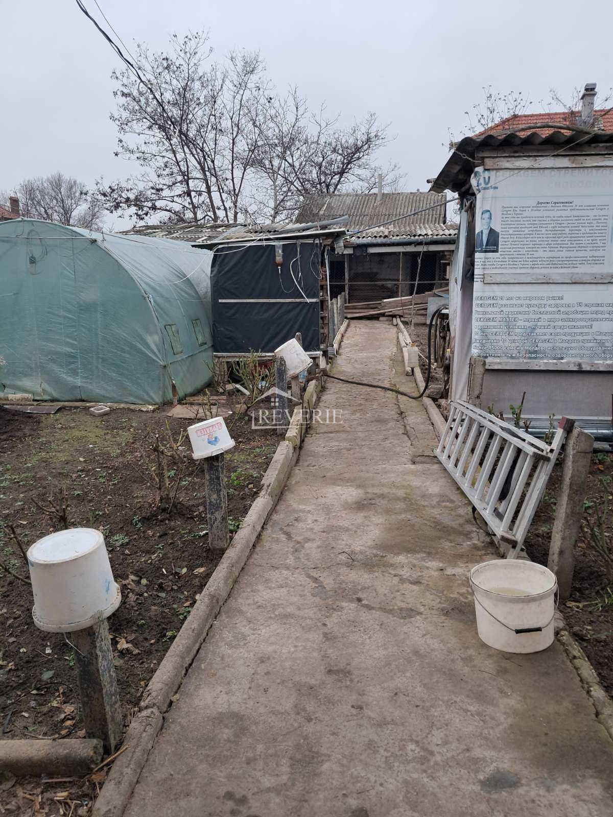 12-11-10-9-8-7-6-5-4-3-2-1-0-59751.  For Sale Half House Cahul,  Center 55000€