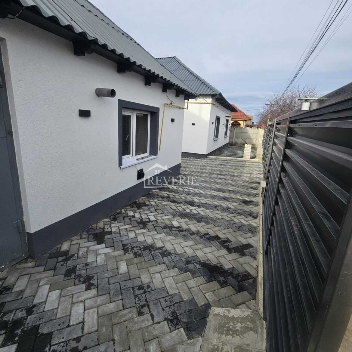 3-2-1-0-59769.  For Sale House Cahul,  Center 198000€