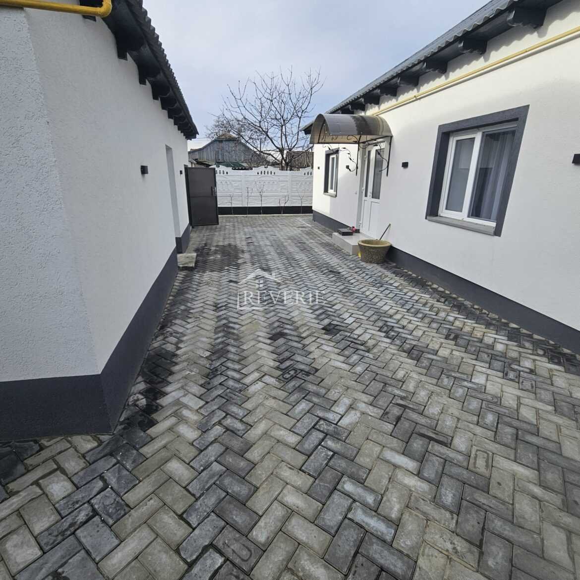 4-3-2-1-0-59769.  For Sale House Cahul,  Center 198000€