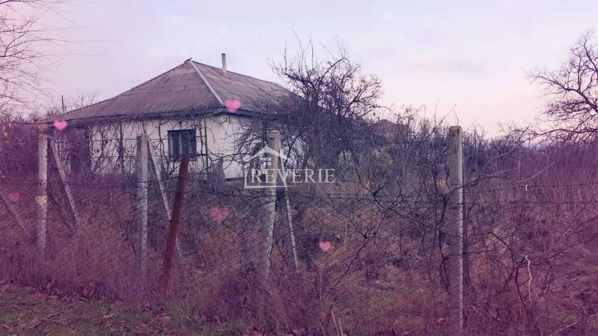 0-59834.  For Sale House  30000€