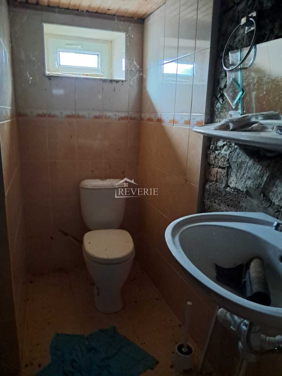 8-7-6-5-4-3-2-1-0-59834.  For Sale House  30000€